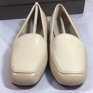 Women’s Enzo Angiolini square toe flats sz.6 1/2